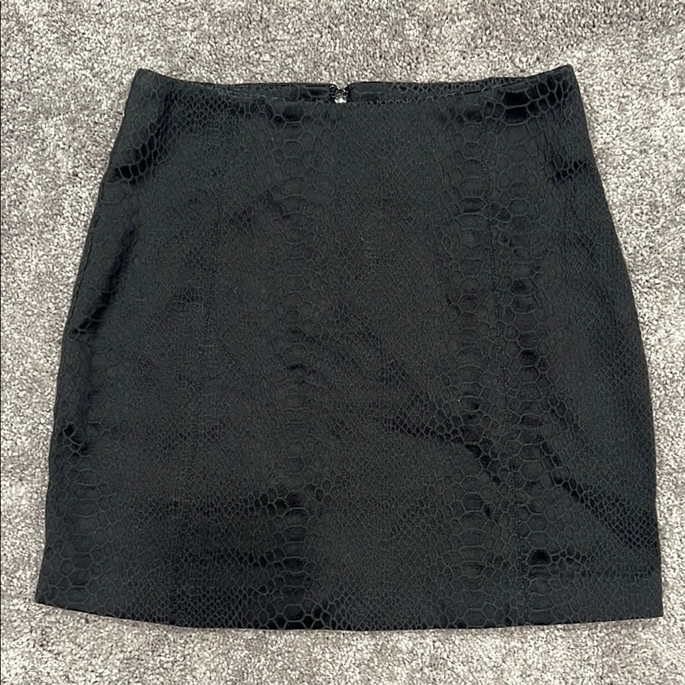 Mustard Seed Black Textured Pencil Skirt